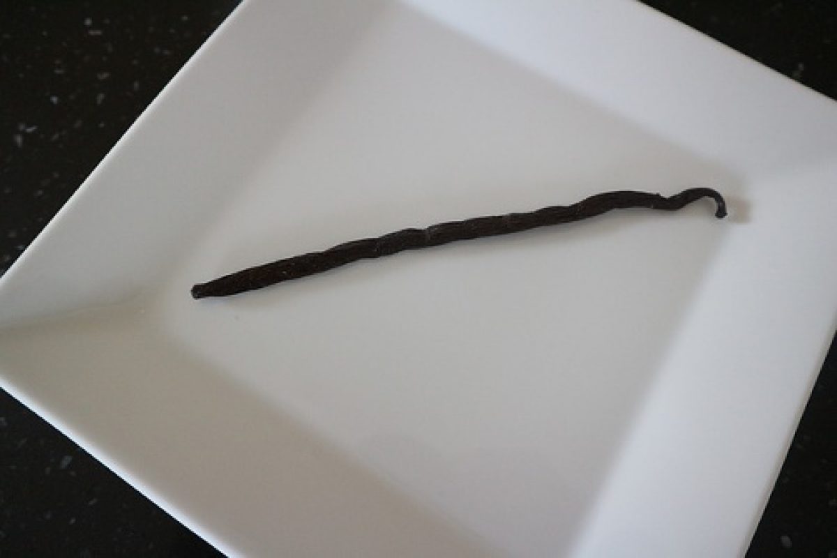 Wearing Perfume To Bed A Complete Guide Viora London