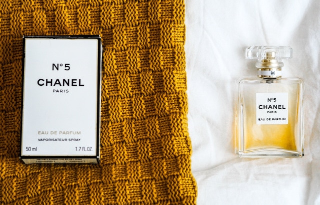 Chanel (Perfumes) 1954 Numéro 5 (bottle version C) — Perfumes