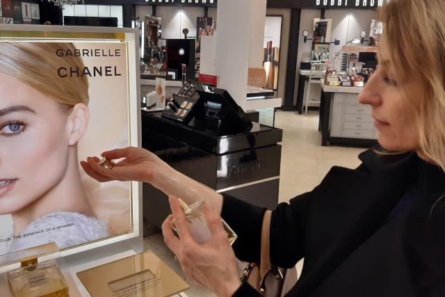 Trying Chanel Gabrielle in store